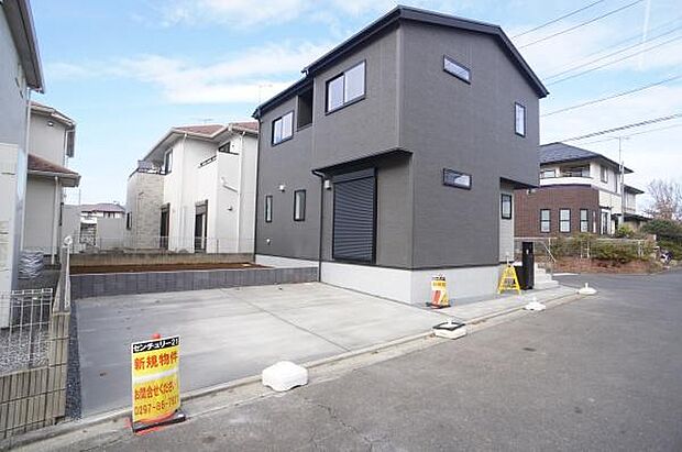 並列駐車2台可能です。