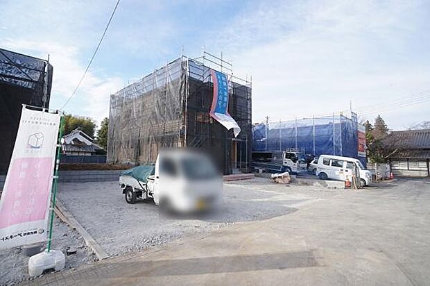 並列駐車2台以上可能です。