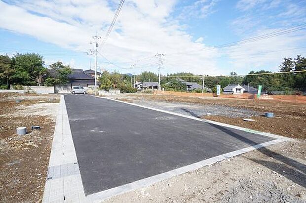 北東側6ｍ公道に接道。開発道路。