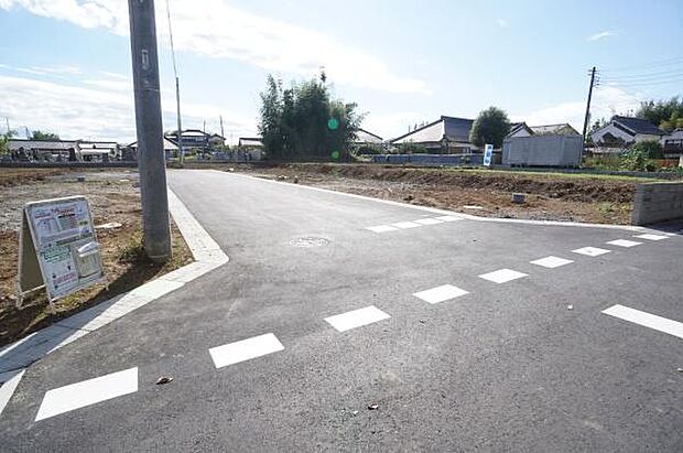西側6ｍ公道に接道。開発道路。