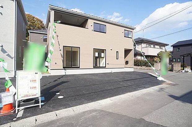 並列駐車2台可能です。