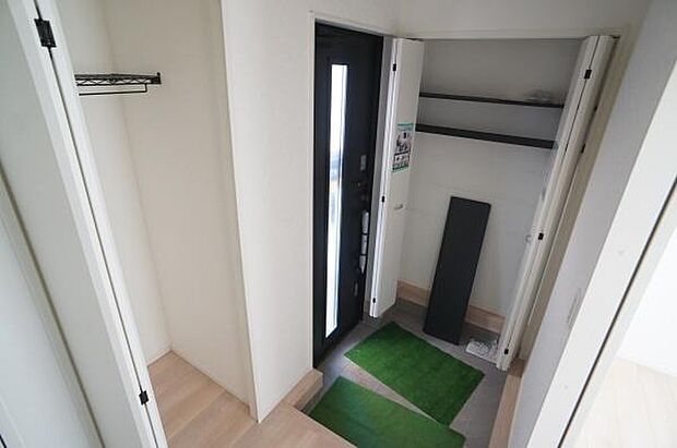 容量大のシューズボックス。