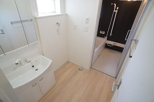 清潔感のある洗面室。