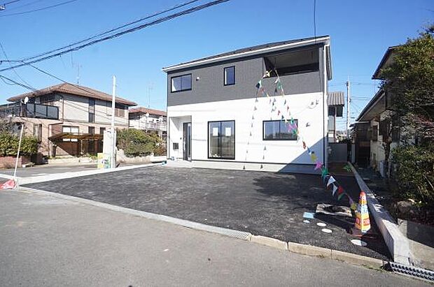 並列駐車2台可能です。