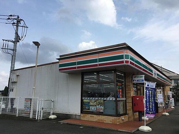 セブンイレブンつくば小茎店まで827m