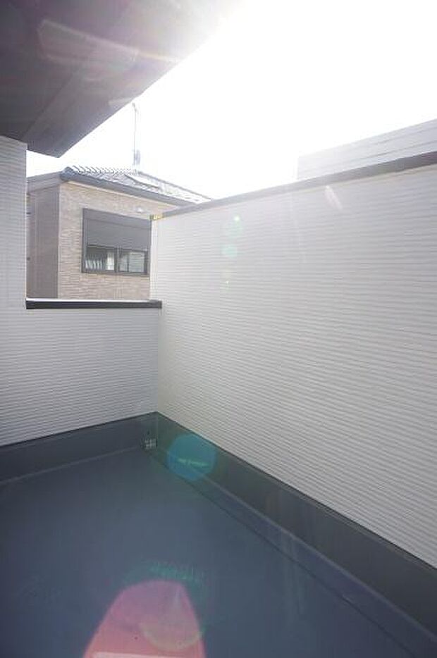 物干し金物付きワイドバルコニー。