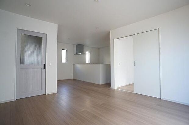 隣り合う洋室とも一体感が有ります。