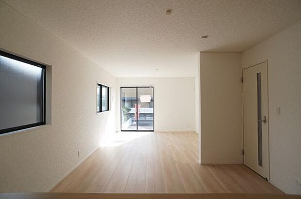 半間の壁で用途が分けられます。