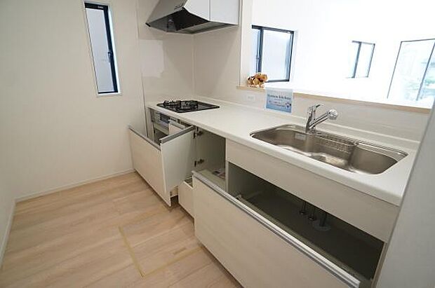 大容量のキッチン用品が収納できます。