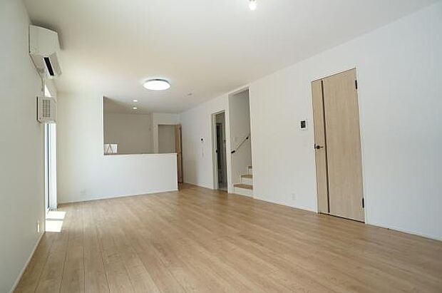 明るさと合わさり、広々と感じられます。