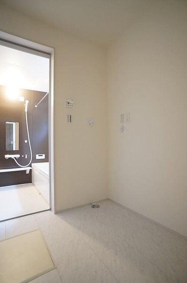 洗濯物を洗う干す畳むしまうをここで。