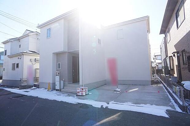 並列駐車2台可能です。