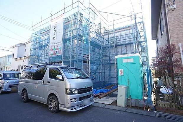 並列駐車2台可能です。