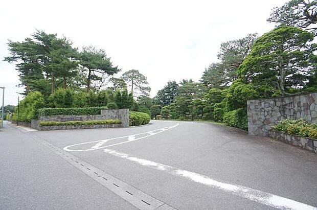 茨城ゴルフ倶楽部まで1512m