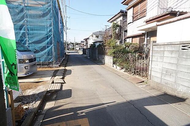 北側4m私道に接道。