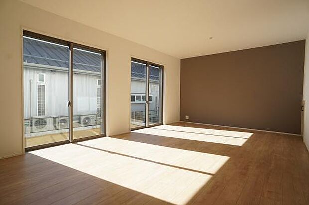 アクセントクロスが映えるＬＤＫ。