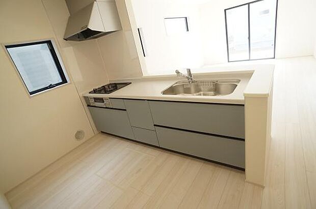 三口コンロで楽しくお料理。