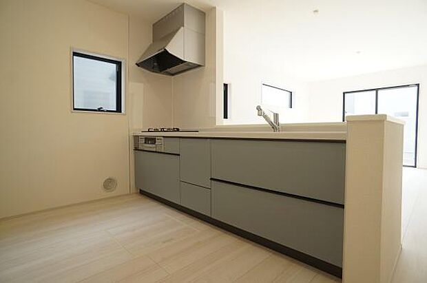 スタイリッシュなオープンキッチン。