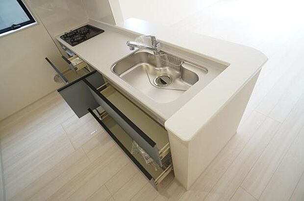 浄水器付きシステムキッチン。