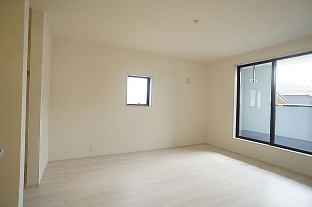 彩光良好で明るいお部屋。