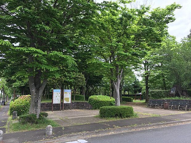 羽成公園まで1035m