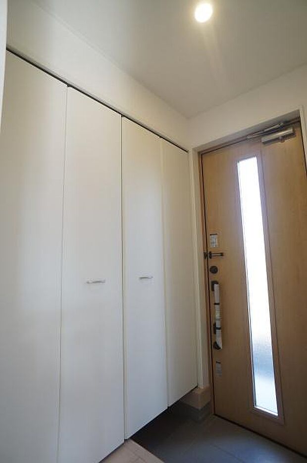 ＴＶモニター付きインターホンが完備。