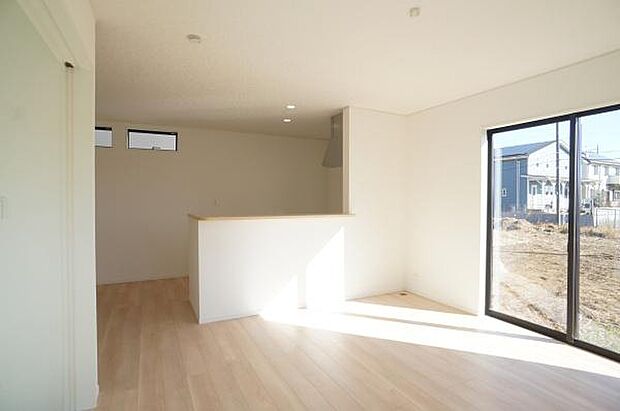 開放感のある明るいリビング。