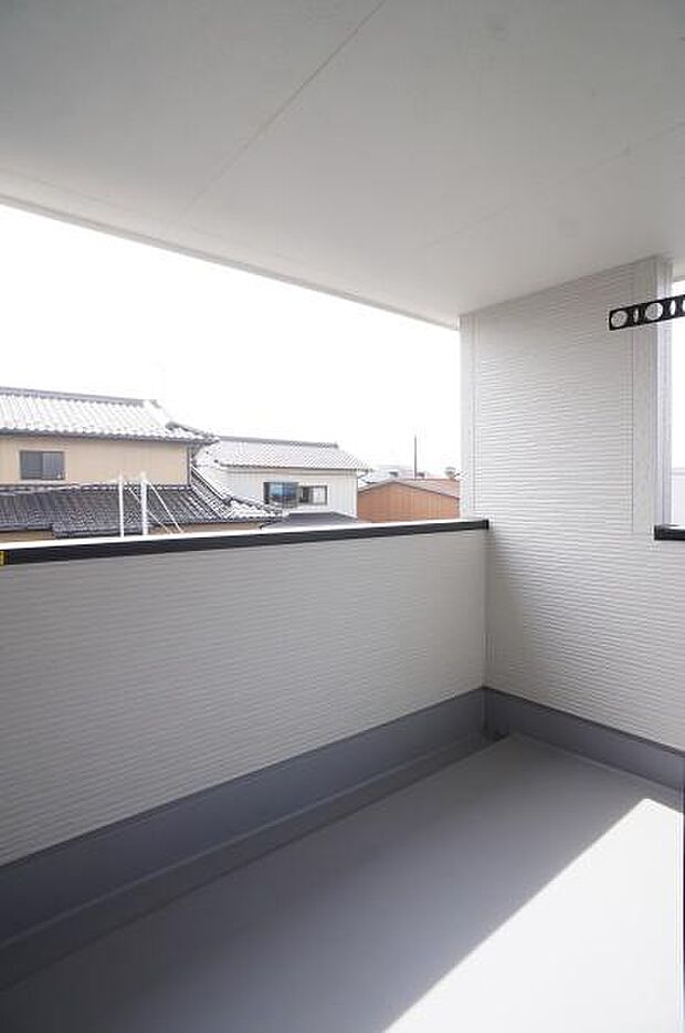 物干し金物付きワイドインナーバルコニー。