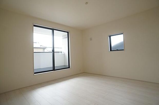 大きめのお部屋は主寝室に。