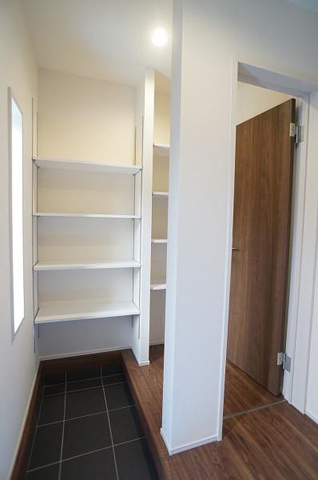 靴も外用品もすっきりするSIC。