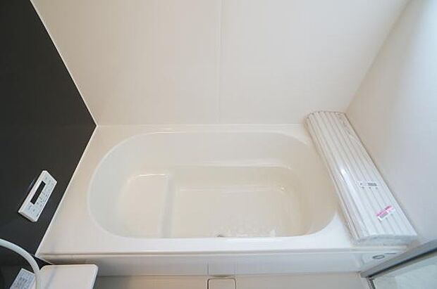 浴槽内の腰掛スペースで半身浴も。