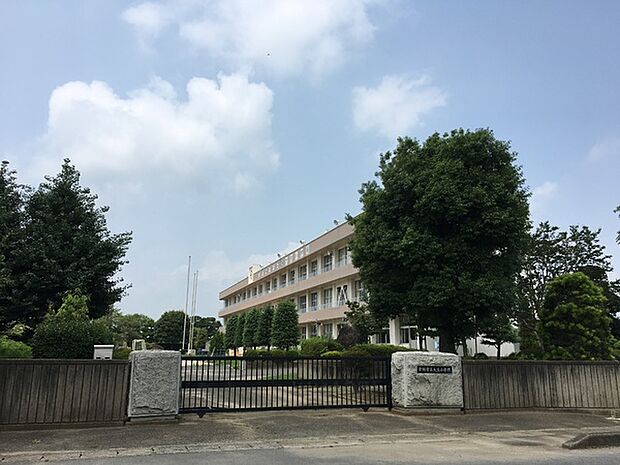 常総市立大生小学校まで1500m