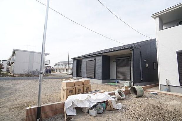 内装・外構工事中