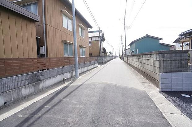 東側4m公道に接道。