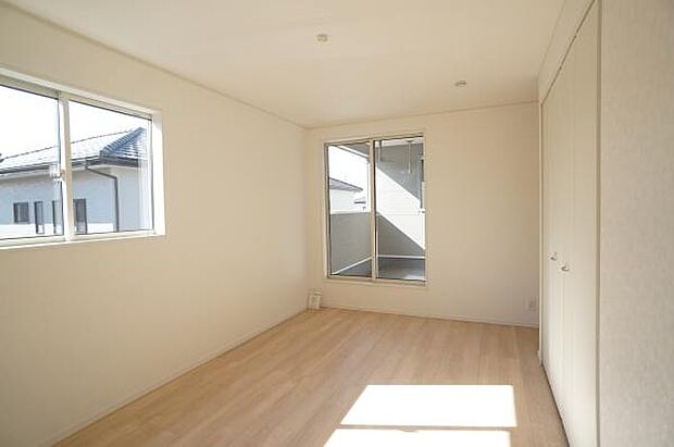 バルコニーとつながるお部屋。