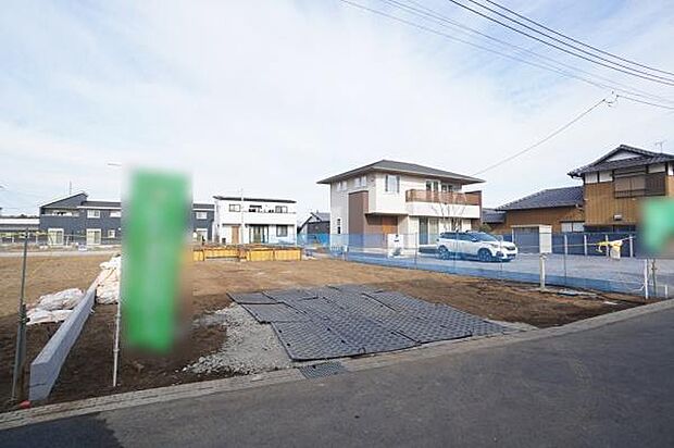 並列駐車2台可能です。