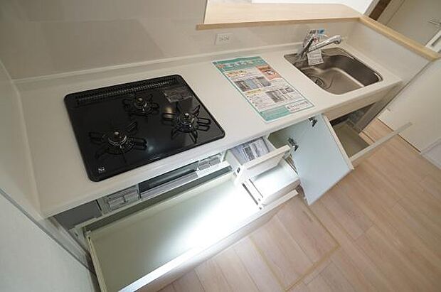 三口コンロで楽しくお料理。