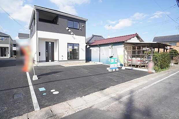 並列駐車2台可能です。