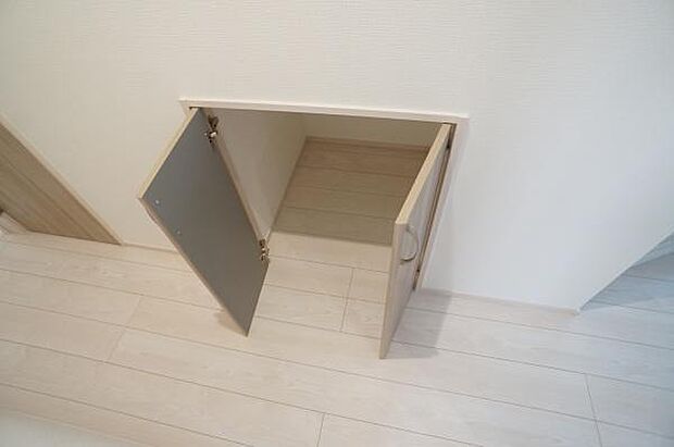 階段下の収納。