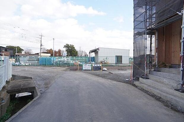 北側4m公道に接道。