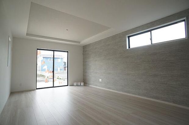 折上げ天井もリビングの豪華な印象を。