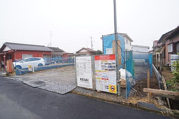 並列駐車2台可能。