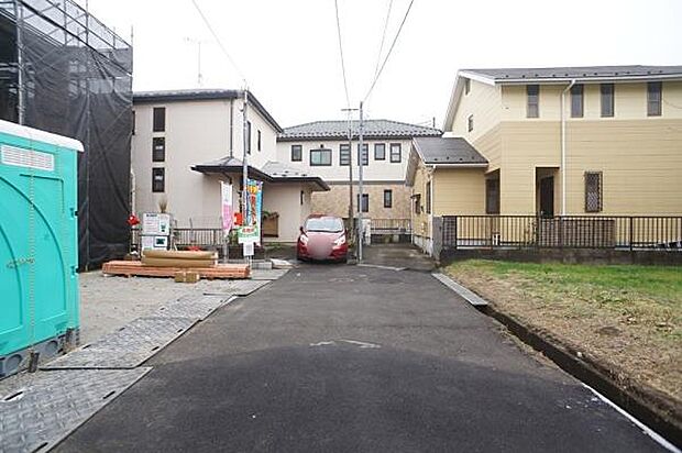 西側5ｍ私道に接道。