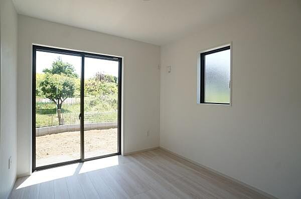 1階、リビング続きのお部屋。