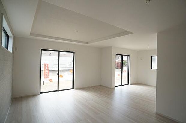 折上げ天井が室内に視覚の変化を。