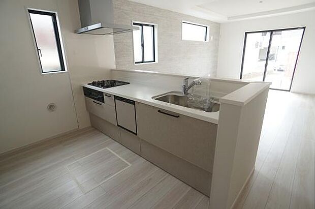 浄水器付きシステムキッチン。