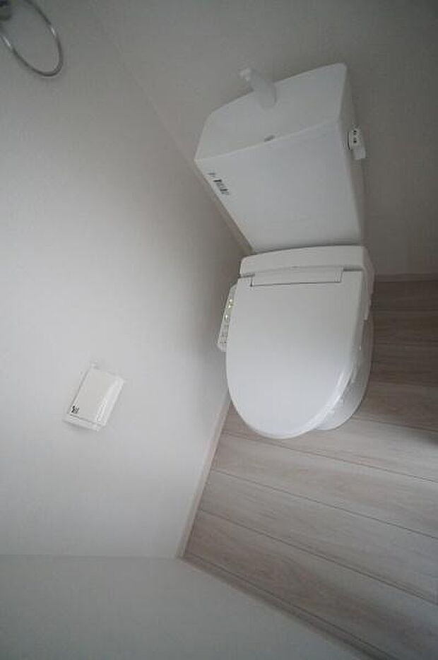 1階、2階共に温水洗浄便座です。