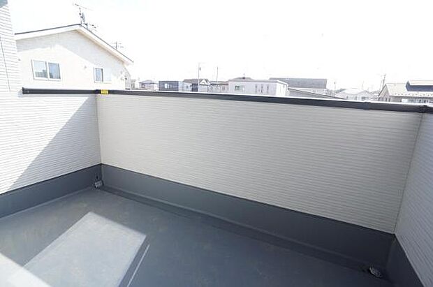 物干し金物付きワイドバルコニー。