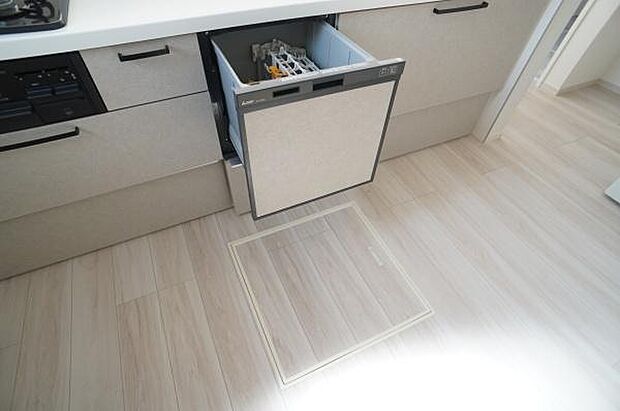 食器洗乾燥機付きでサポート。