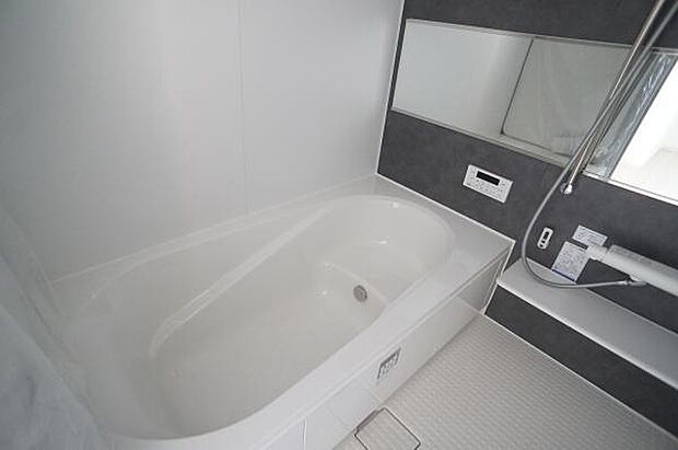 一日の疲れを癒す浴室。